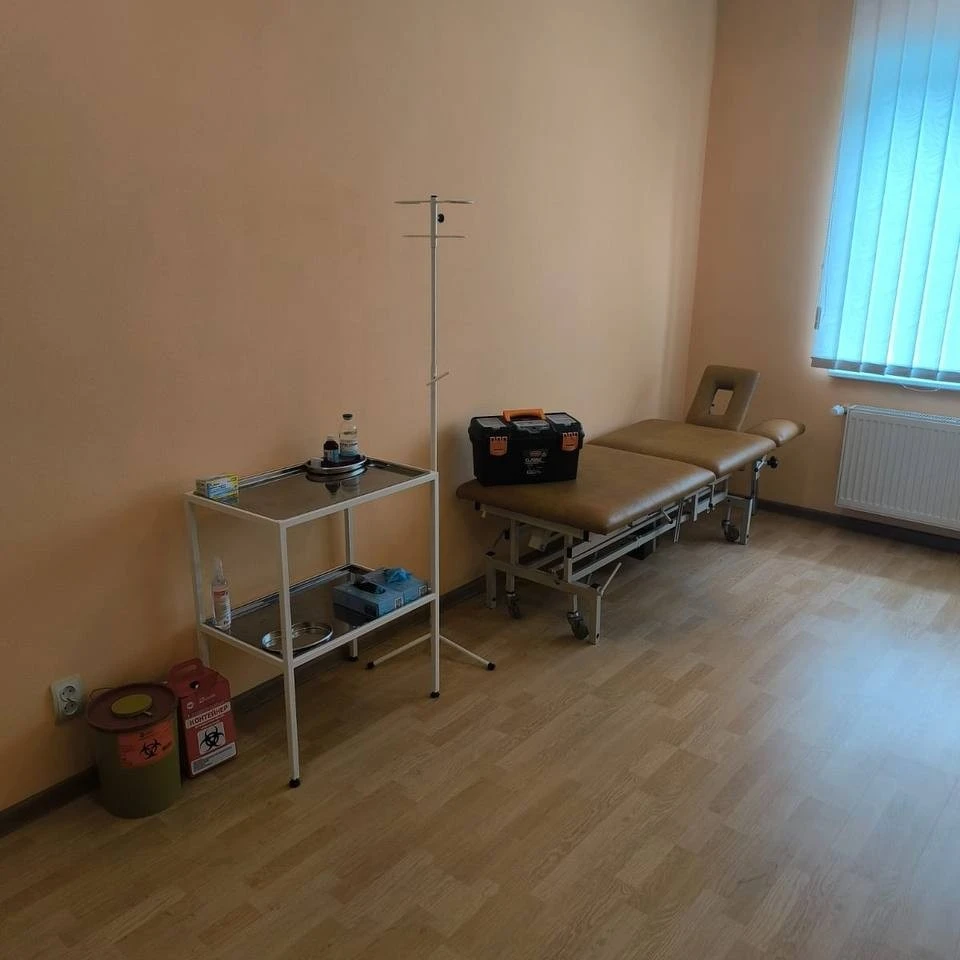 Професійне та анонімне лікування алкогольної залежності в ADOMED у Сарнах