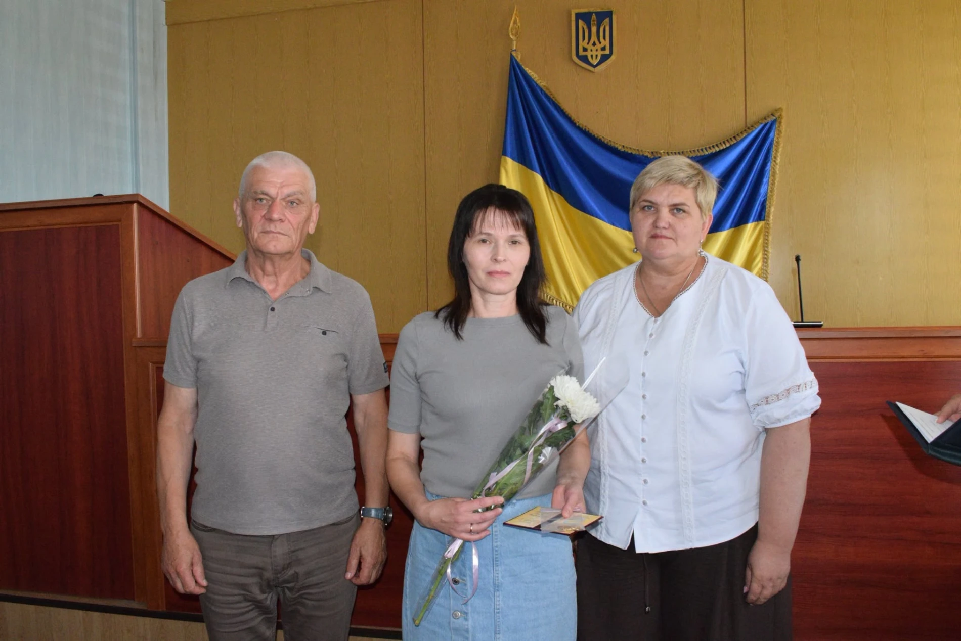 193 дитини на 35 неньок: у Сарненському районі вручили почесні відзнаки багатодітним матерям
