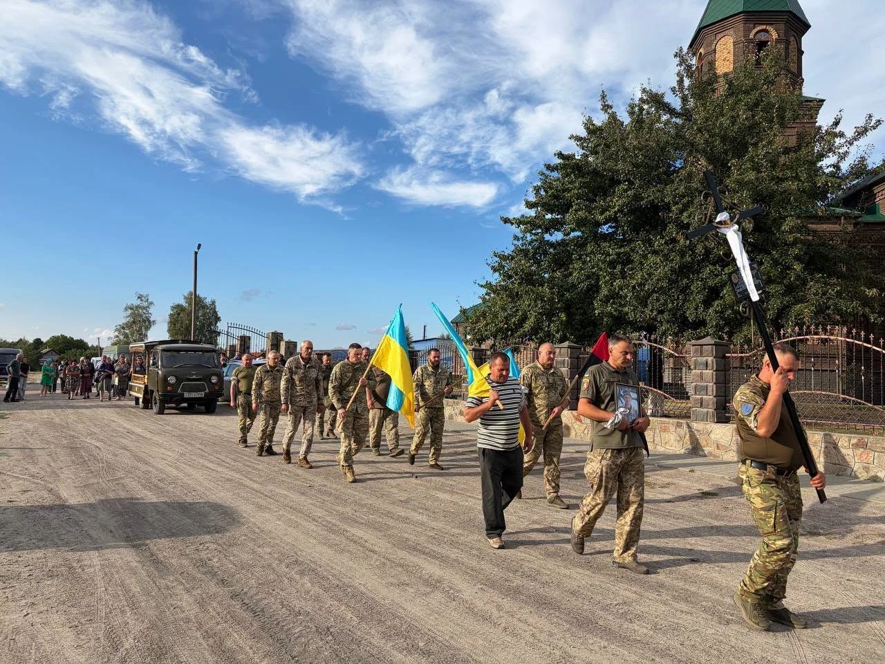 У Рокитнівській громаді попрощалися зі старшим сержантом Миколою Ничипорчуком