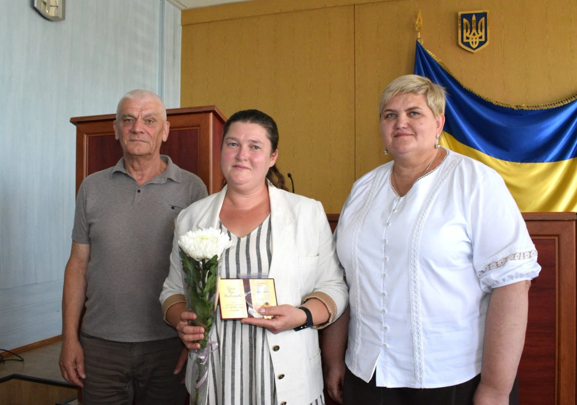 193 дитини на 35 неньок: у Сарненському районі вручили почесні відзнаки багатодітним матерям