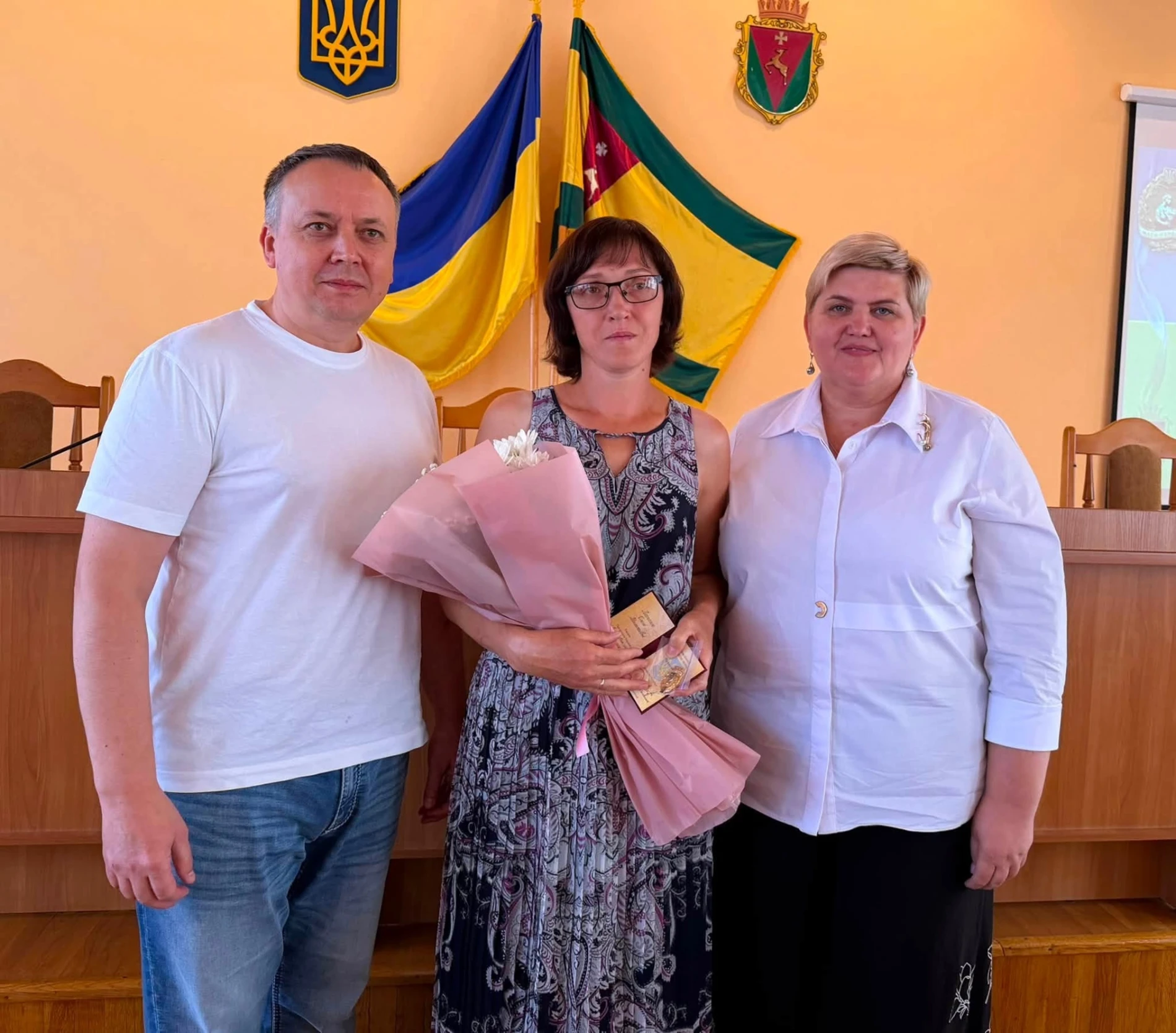193 дитини на 35 неньок: у Сарненському районі вручили почесні відзнаки багатодітним матерям