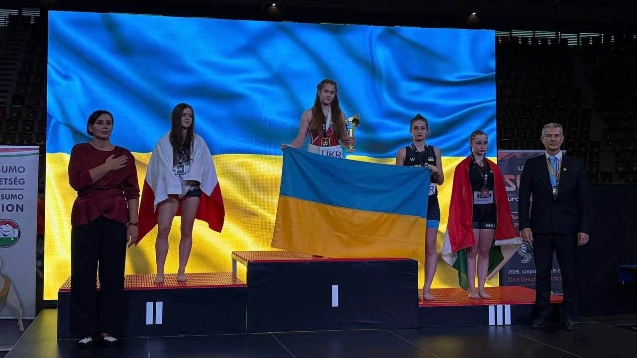 Дебют на міжнародній арені: сарненські сумоїстки здобули 12 медалей в Угорщині