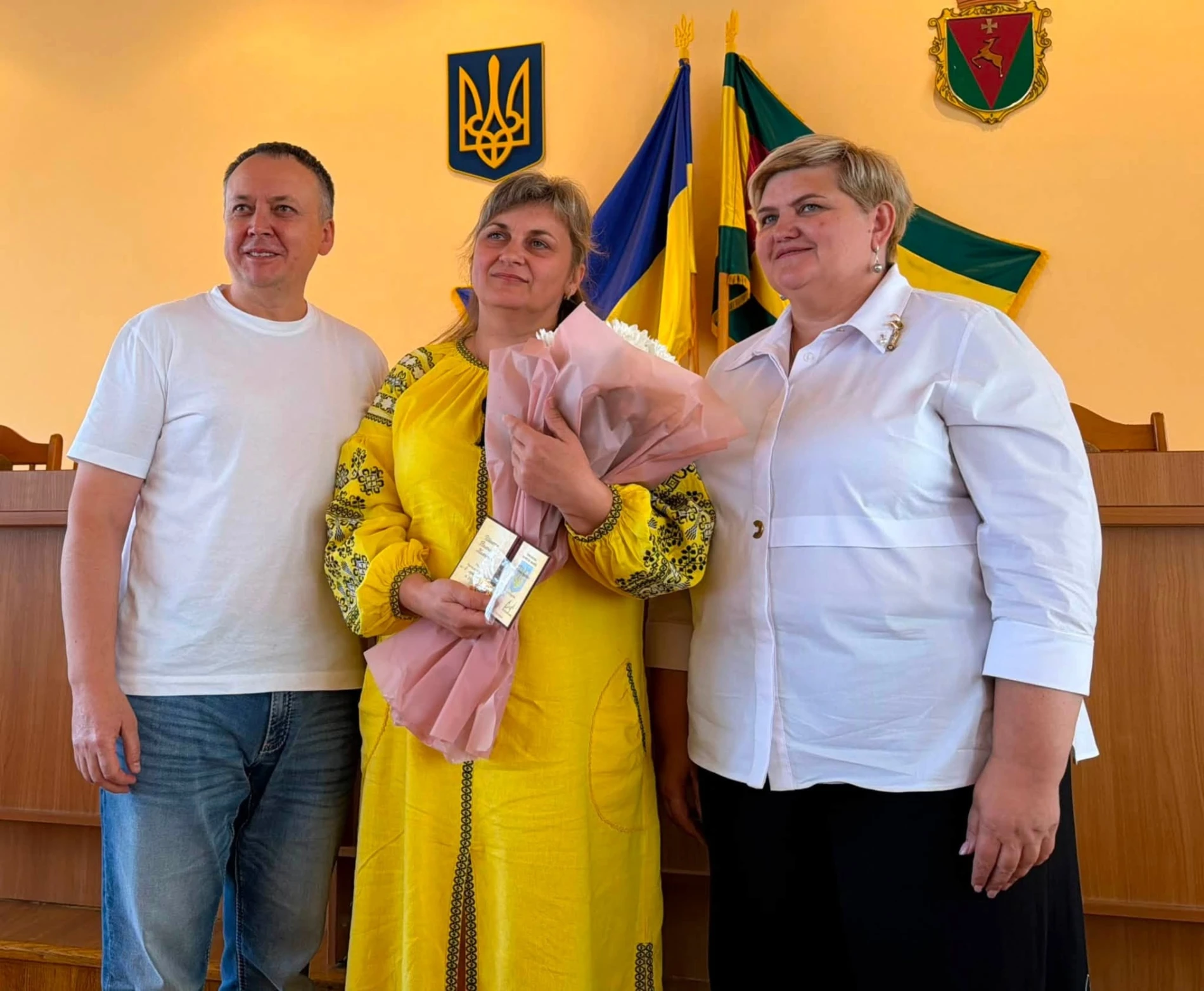 193 дитини на 35 неньок: у Сарненському районі вручили почесні відзнаки багатодітним матерям