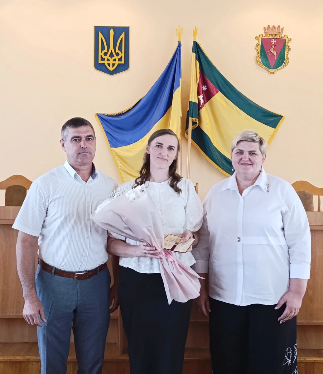 193 дитини на 35 неньок: у Сарненському районі вручили почесні відзнаки багатодітним матерям