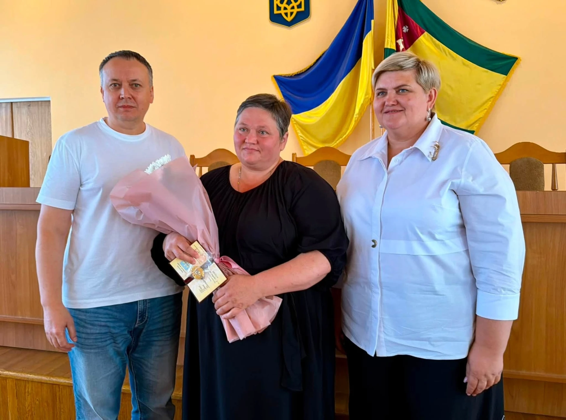 193 дитини на 35 неньок: у Сарненському районі вручили почесні відзнаки багатодітним матерям