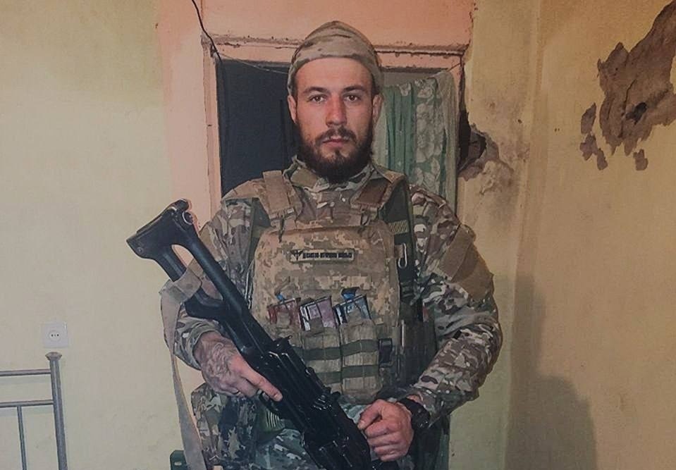 Сергій під час служби.