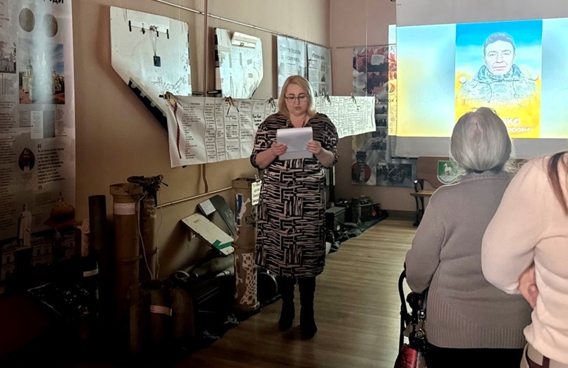 Вікторія Дашко на відкритті виставки. 