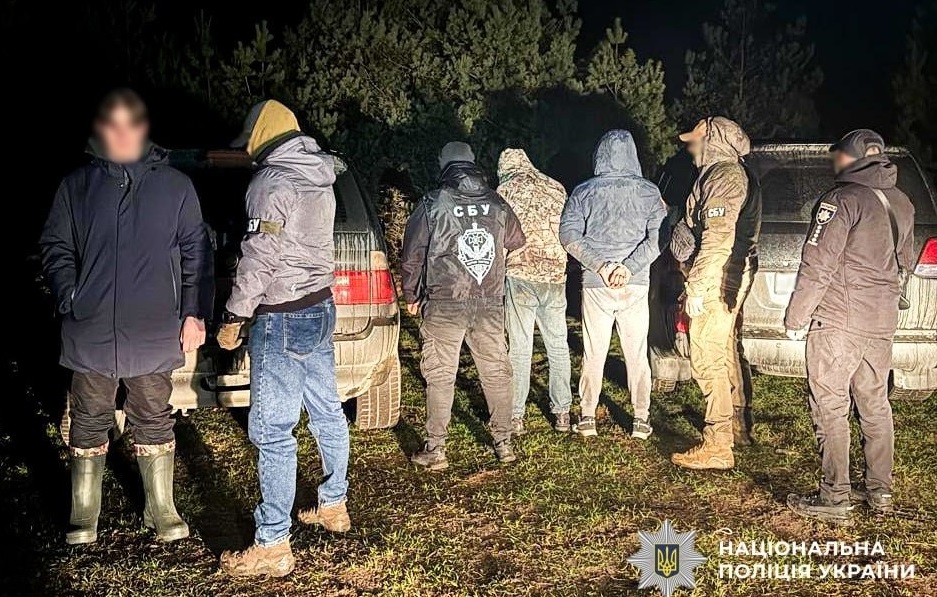 Затримані зловмисники.