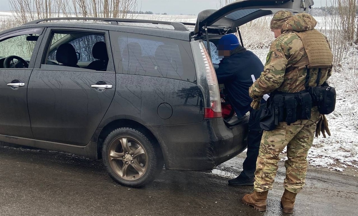 Перевірка авто на пересувному блокпості