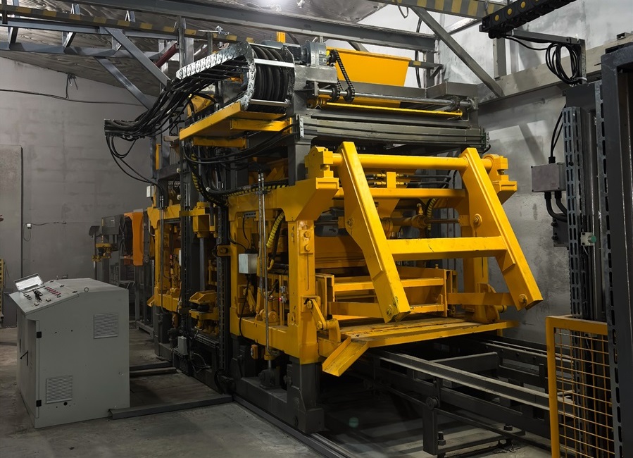 Виробництво Блок-Форт.