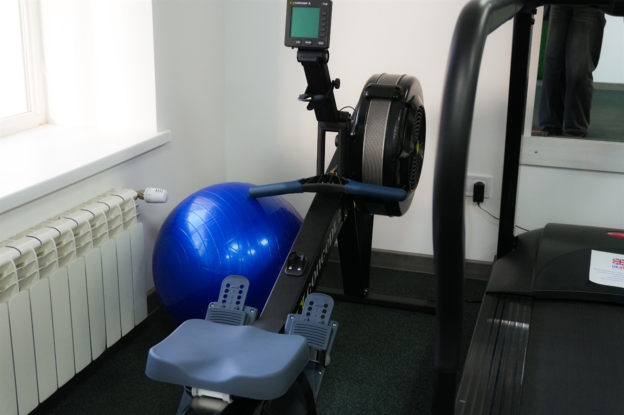 Веслувальний тренажер.