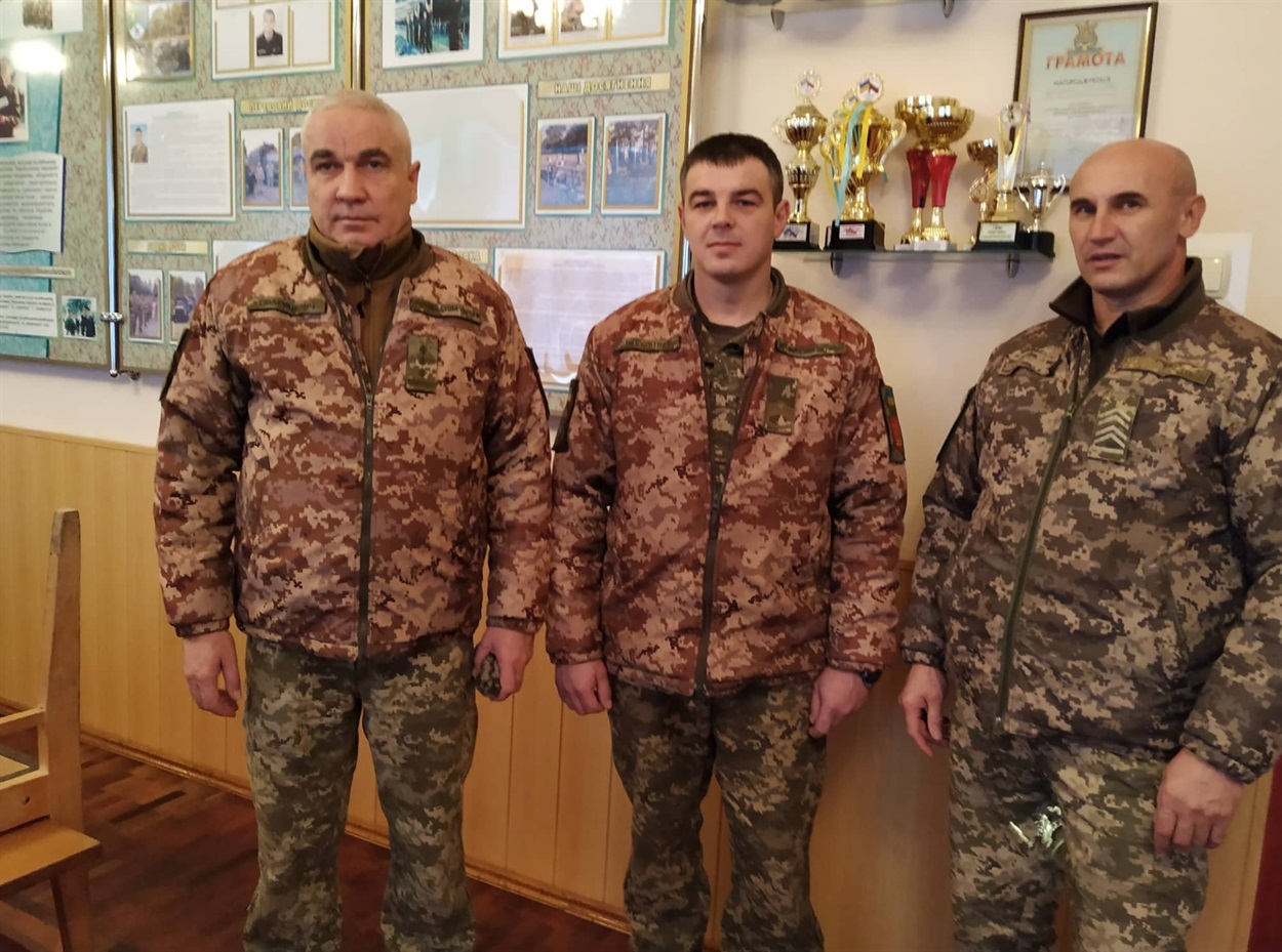 Наші супроводжуючі – командир Олександр Сварицевич, старший сержант Володимир Рибачок і старший прапорщик Сергій Набухотний.