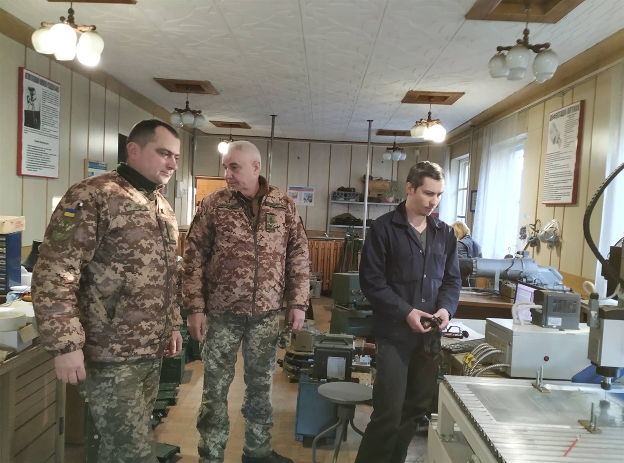 У військовій частині працюють цехи