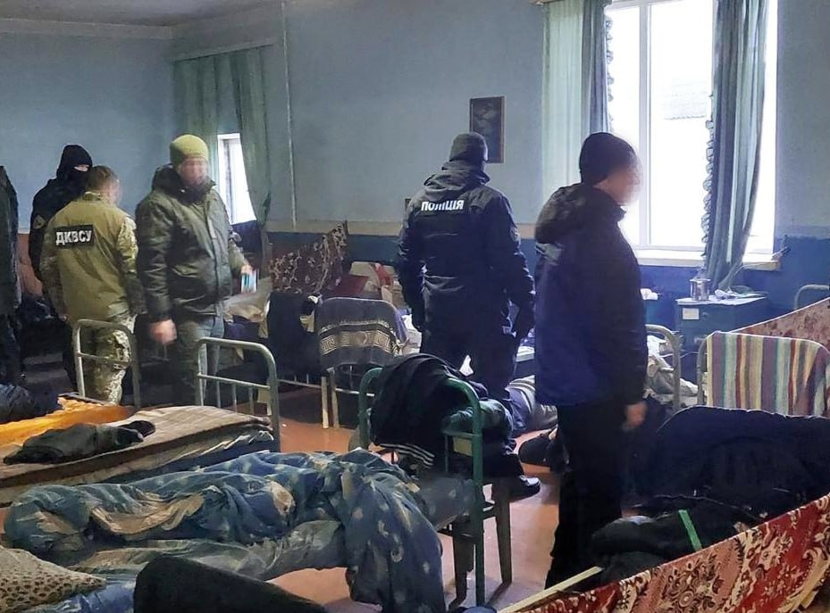 обшуки в Катеринівській колонії