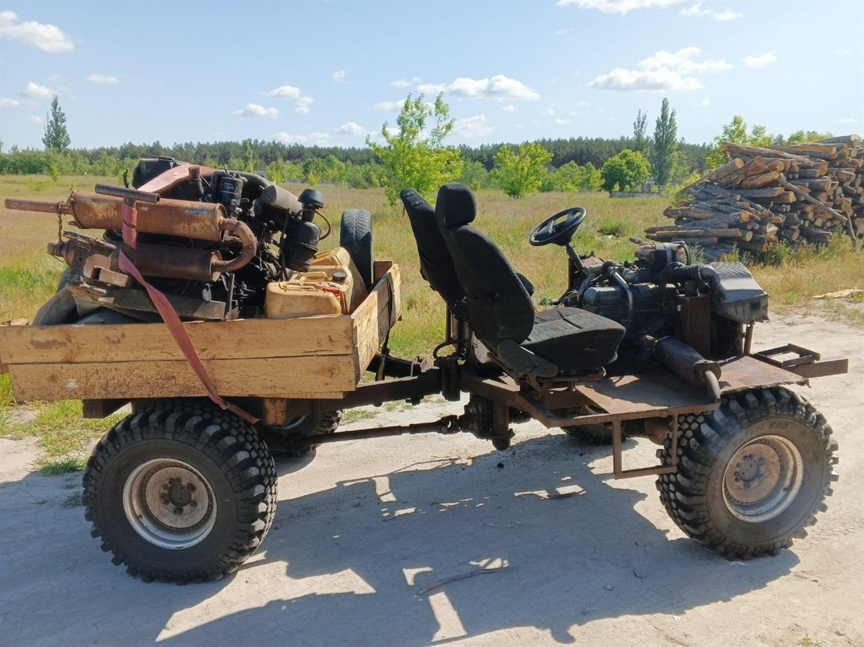 На місці нелегального видобутку.