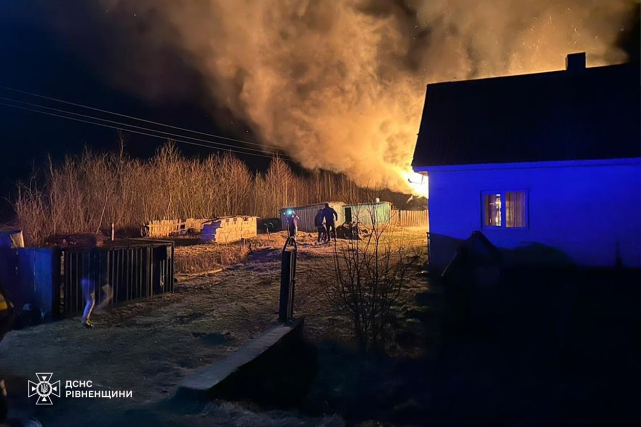 пожежа рокитне 20 березня сіно