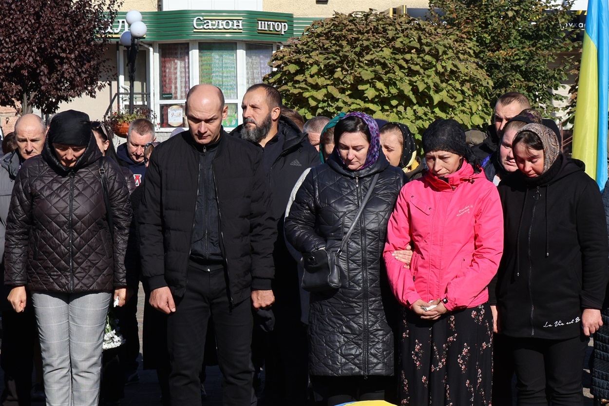 Родина загиблого воїна.