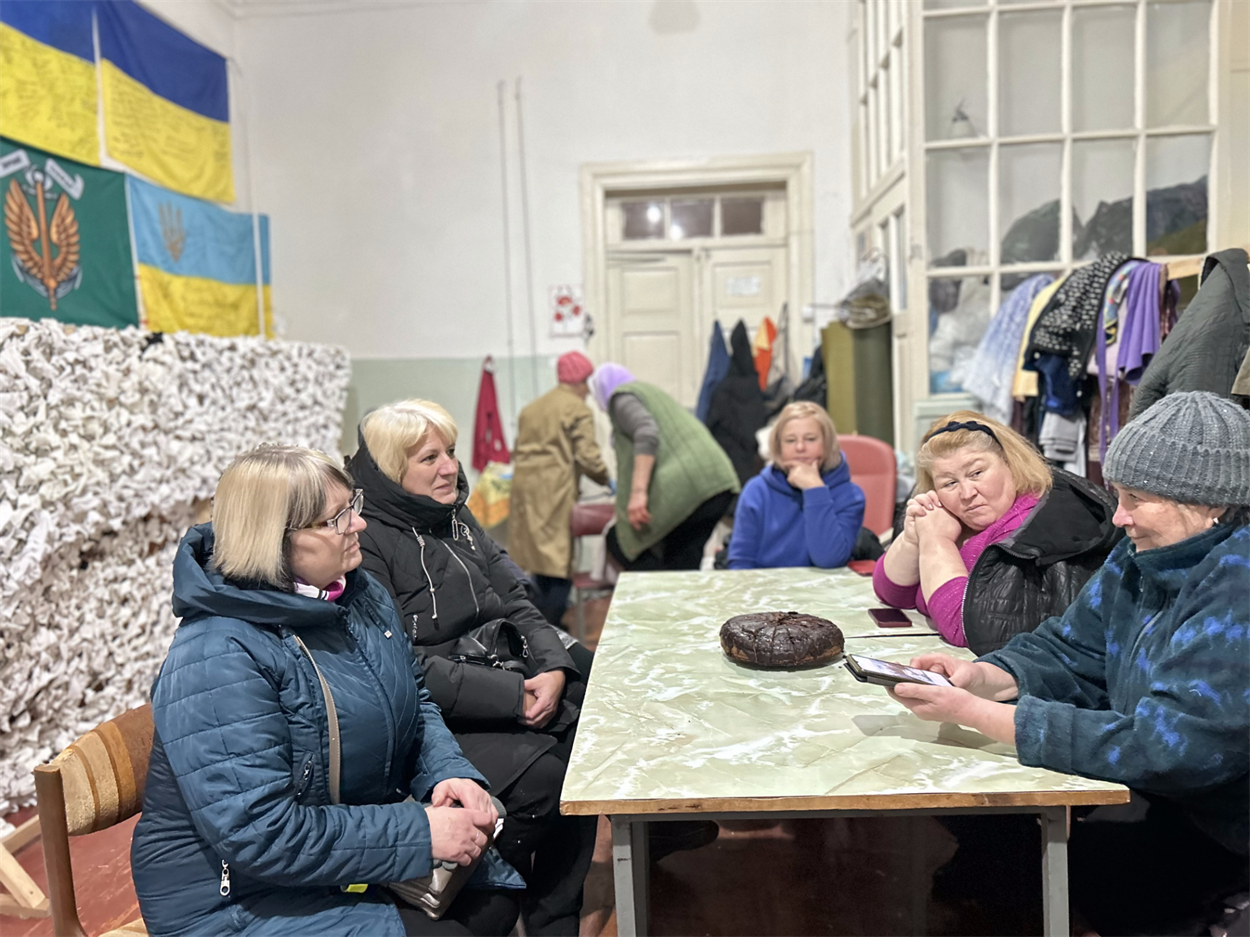 Раїса Аврамишина на фото ліворуч.