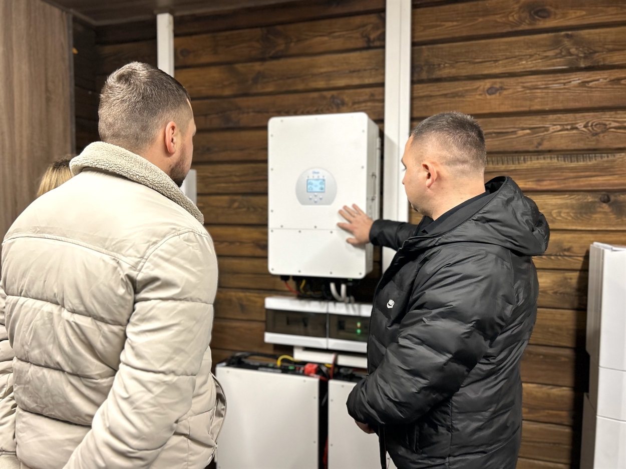 Консультування в офісі Solars Re-Energy Group.