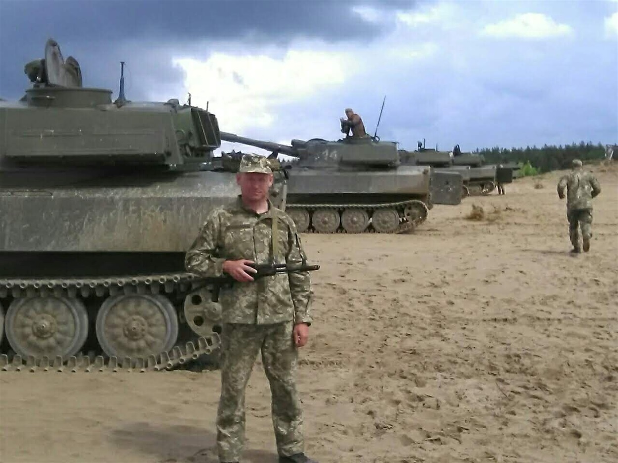 Олександр на службі.