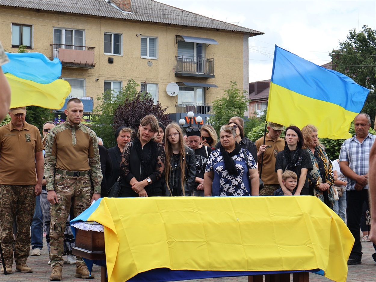 Родина загиблого військовослужбовця.