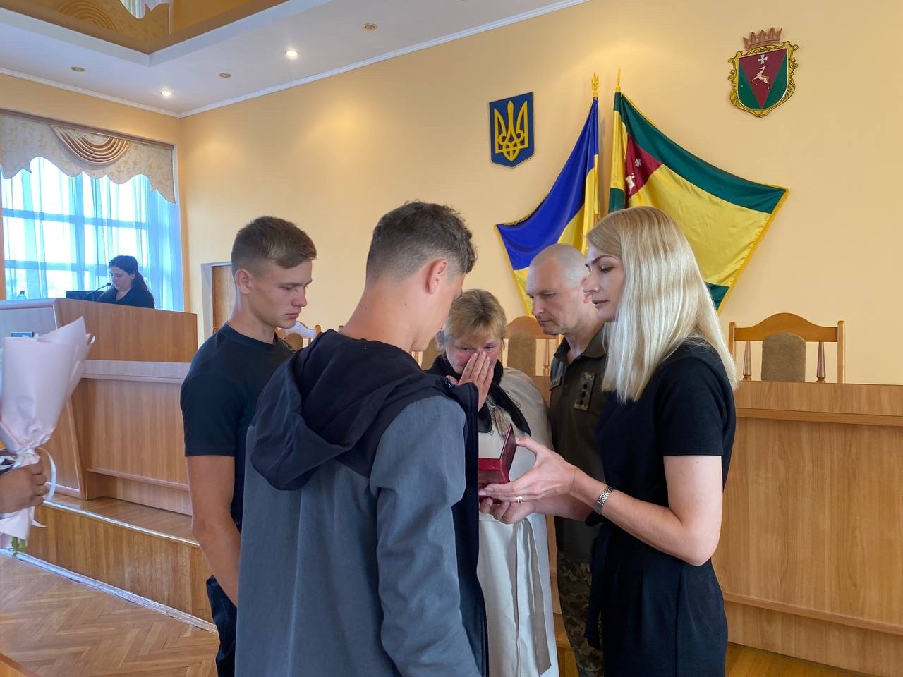У Сарнах орденами й відзнакою нагородили полеглих військових із району