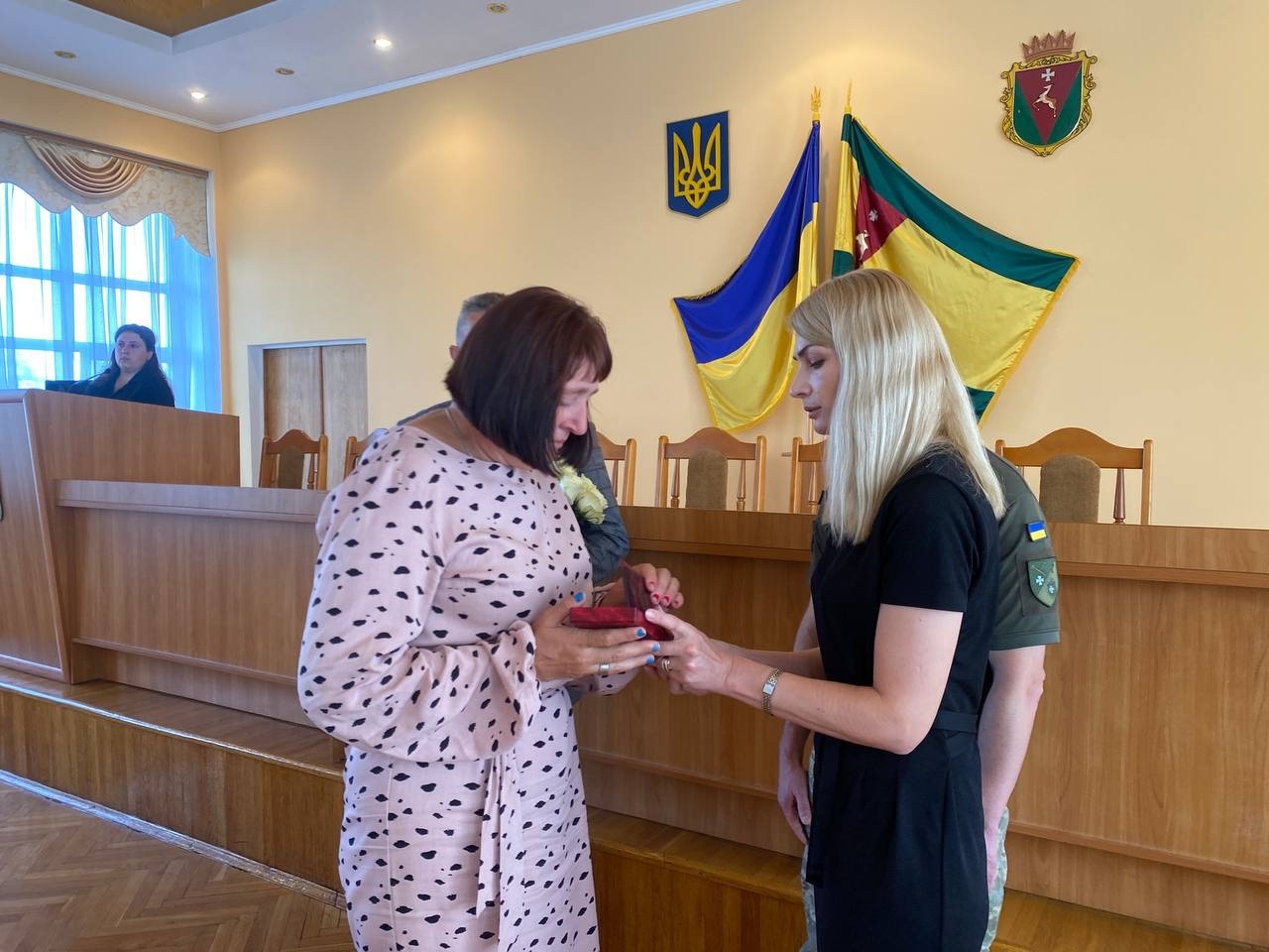 У Сарнах орденами й відзнакою нагородили полеглих військових із району