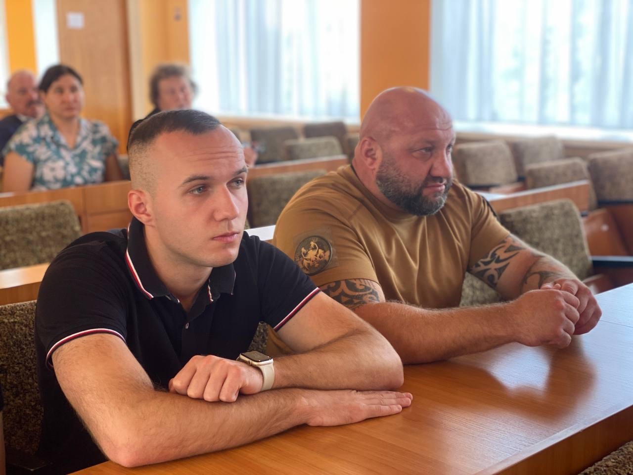 У Сарнах орденами й відзнакою нагородили полеглих військових із району