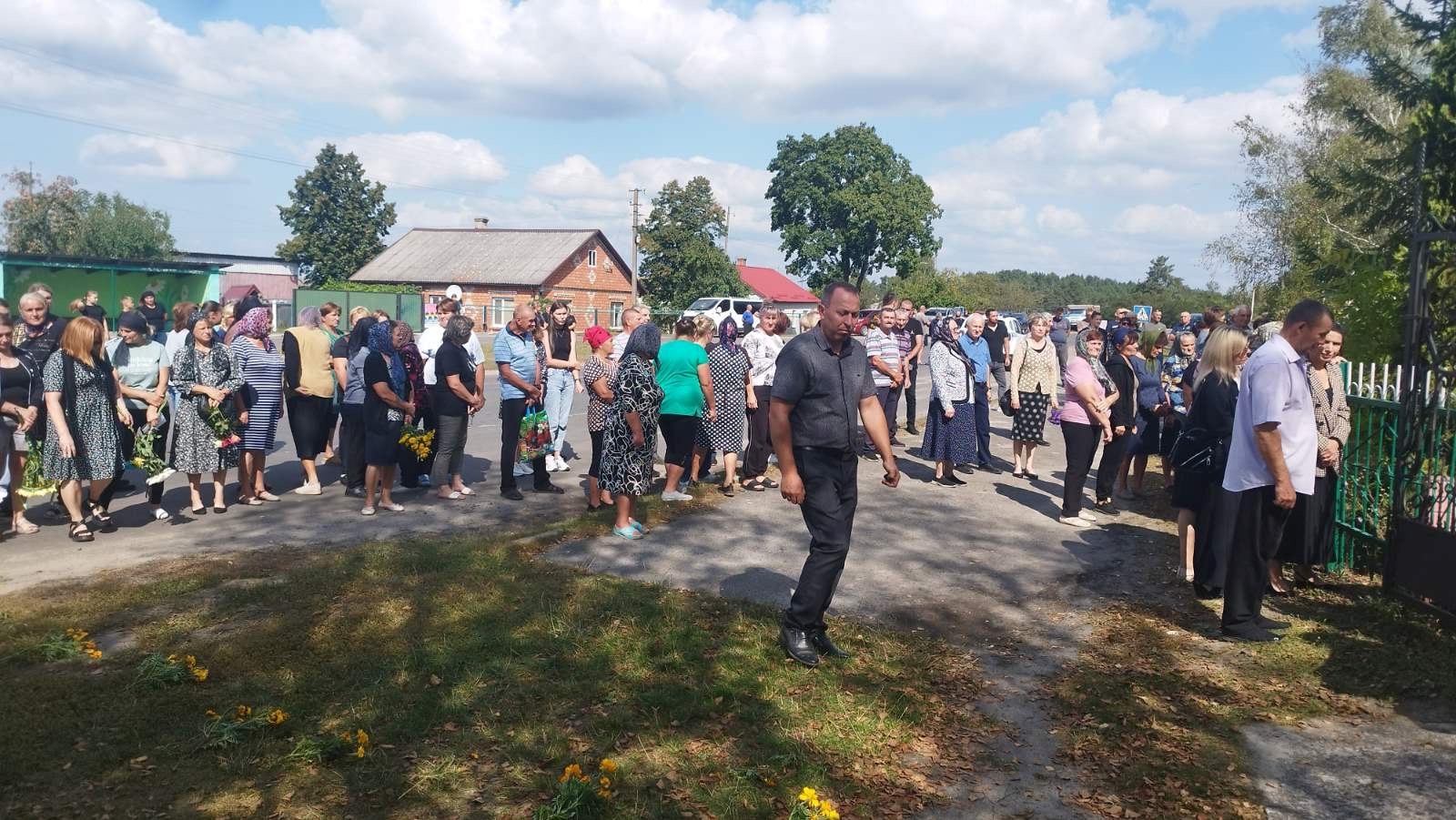 У громаді Сарненського району попрощалися з померлим військовим