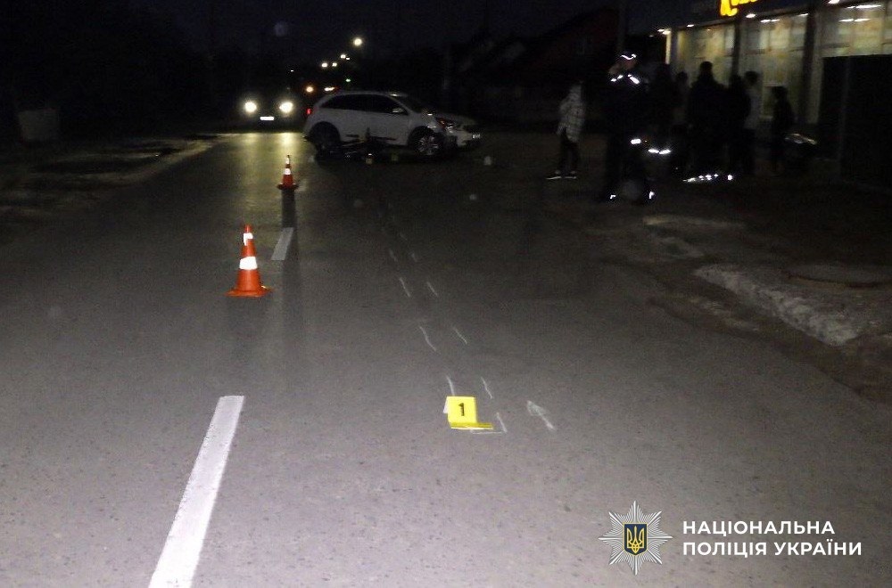 У Сарнах водійка зіткнулася з неповнолітнім за кермом мотоцикла: що відомо