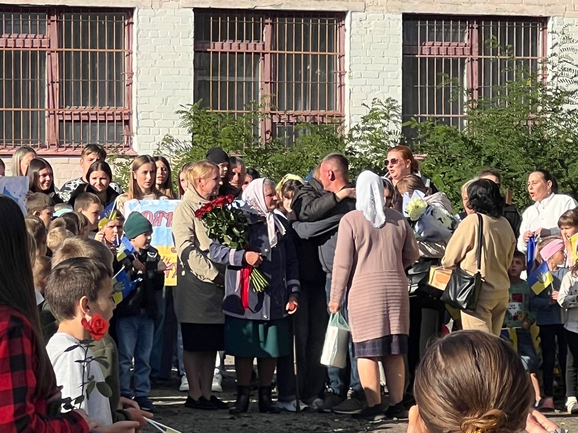 У Сарненській громаді зустріли звільненого з російського полону військового