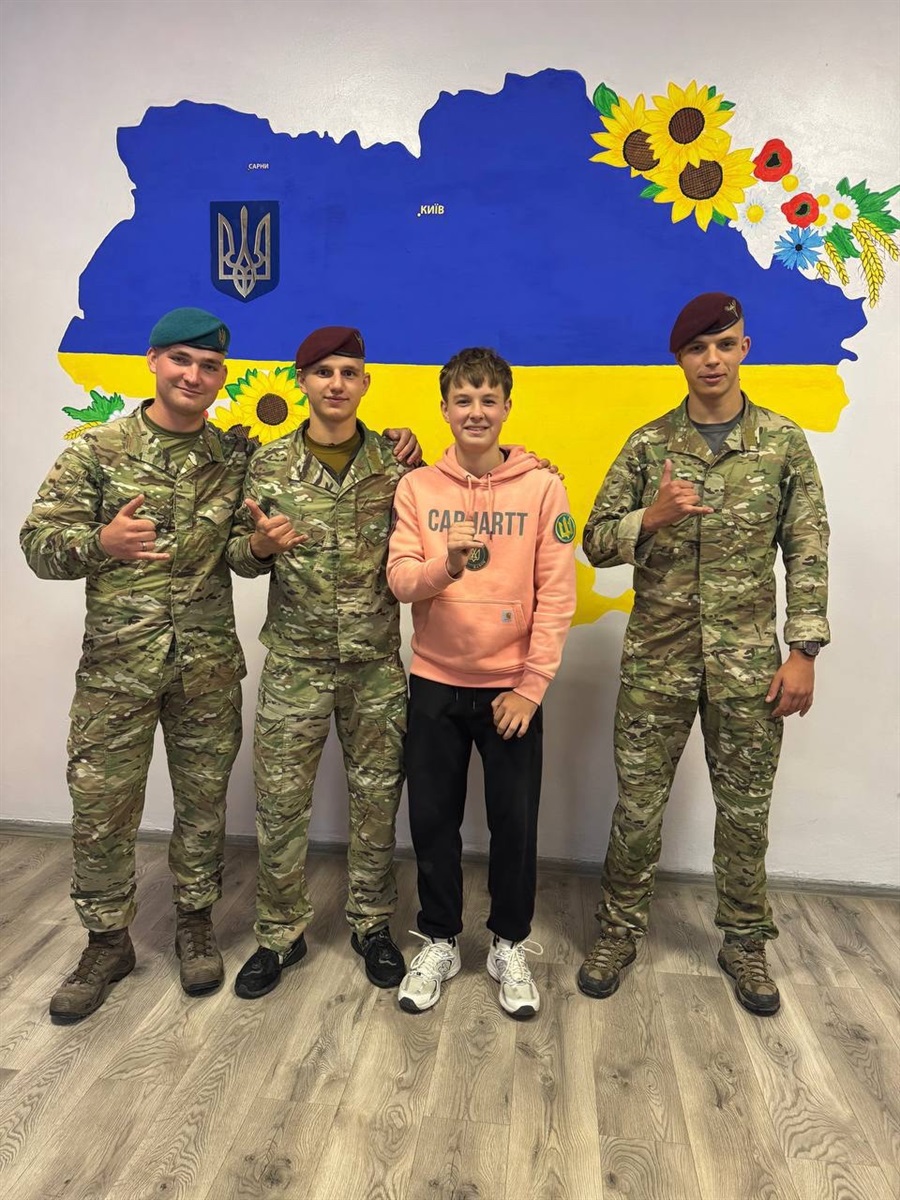 У Сарнах курсанти військової академії провели зустріч зі школярами