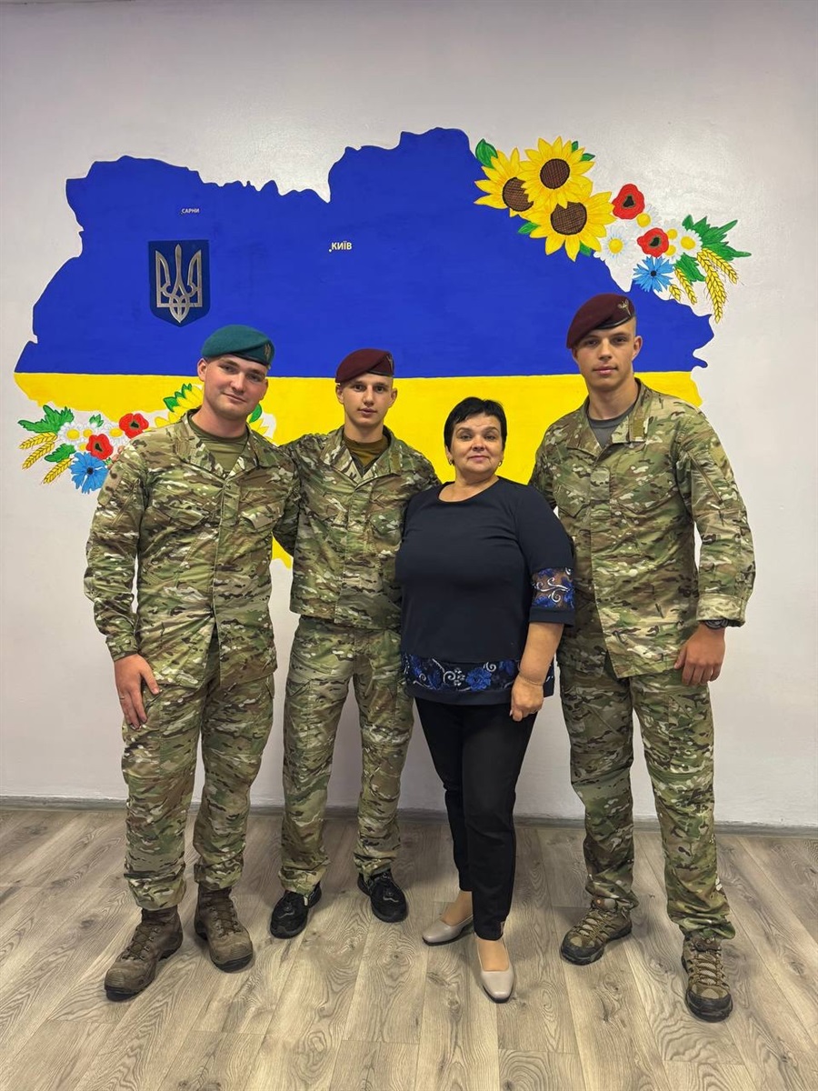 У Сарнах курсанти військової академії провели зустріч зі школярами