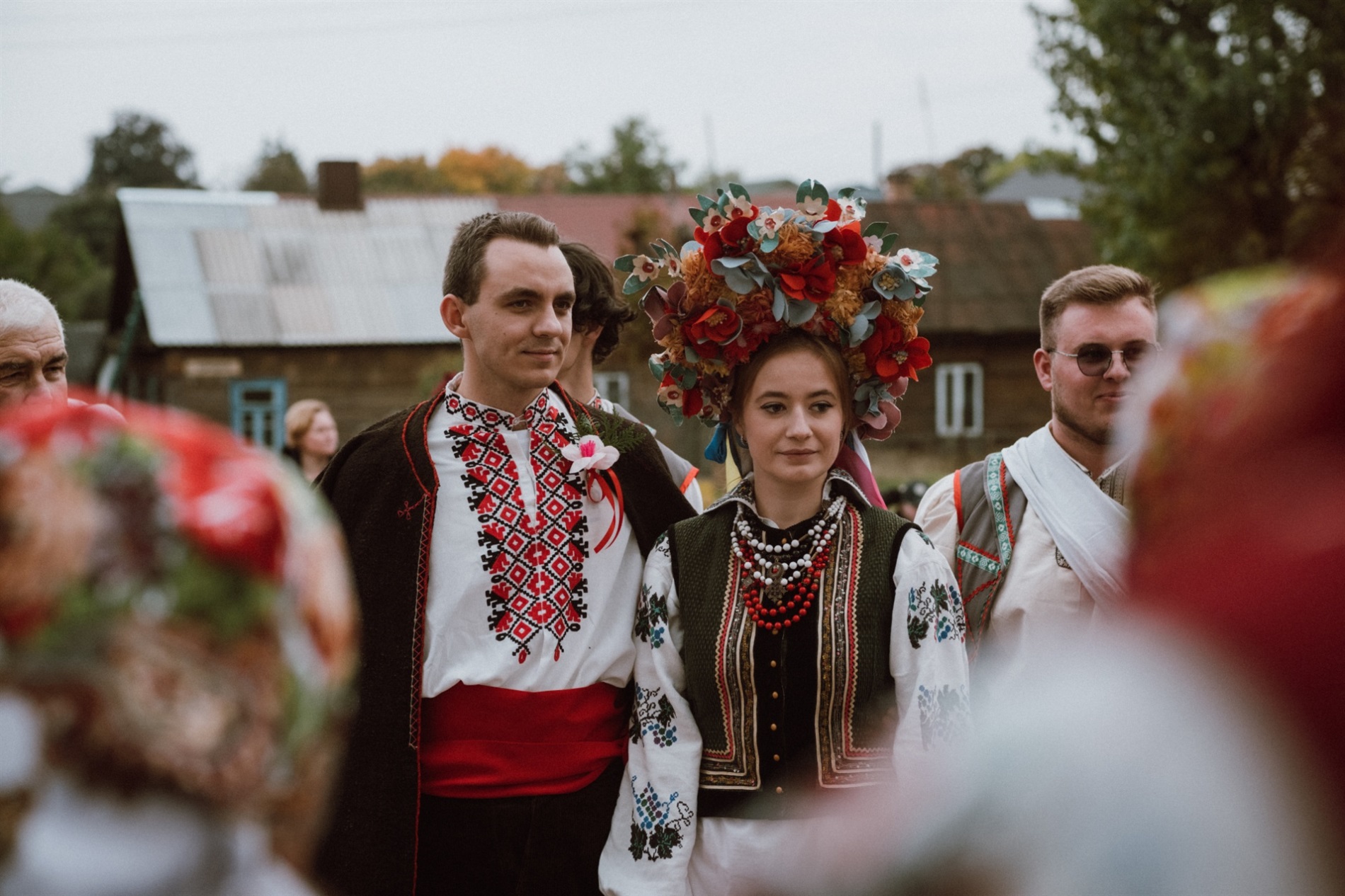 «Осінь весільна»: у Сарнах відтворили обрядове поліське весілля