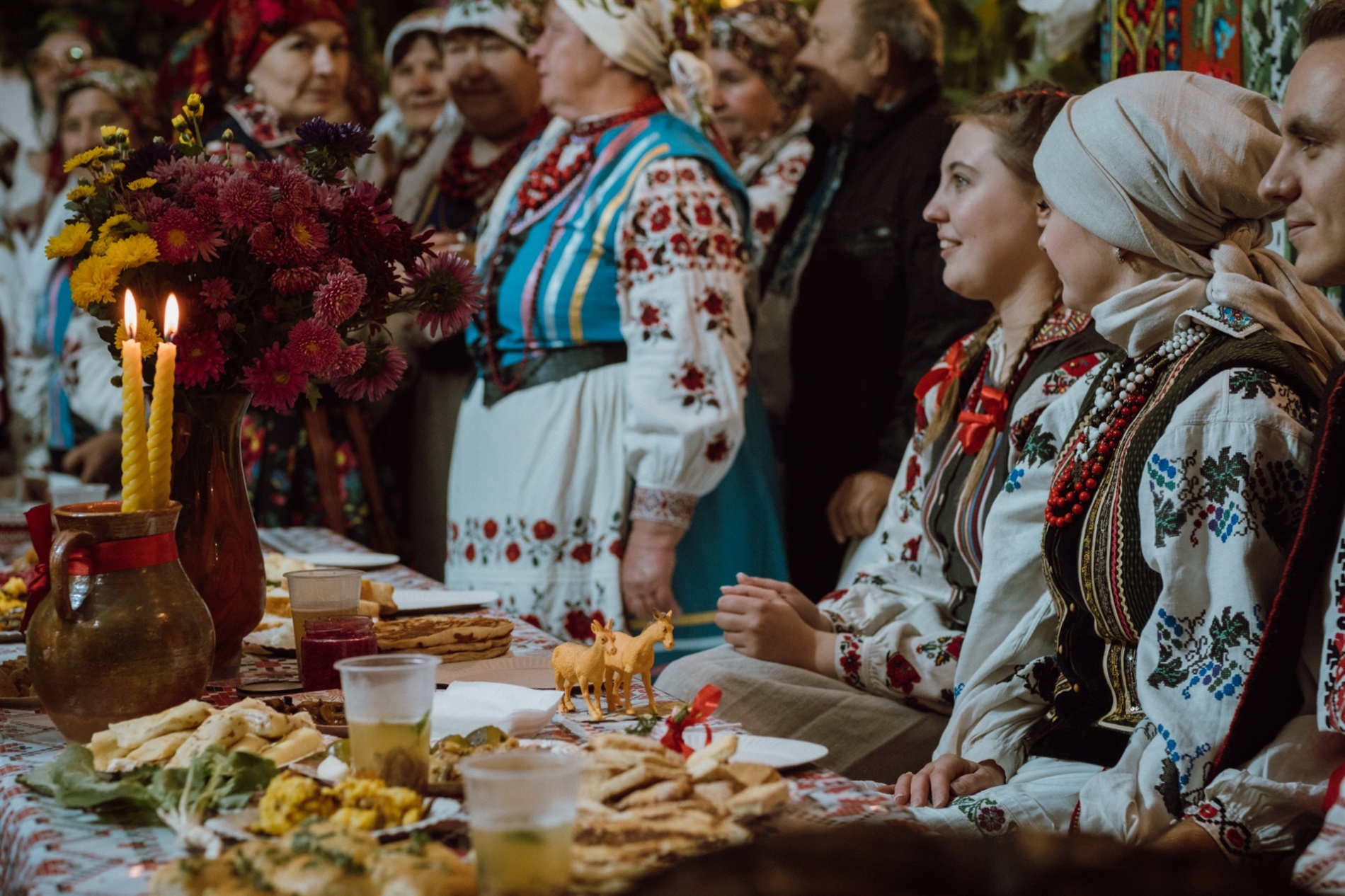 «Осінь весільна»: у Сарнах відтворили обрядове поліське весілля