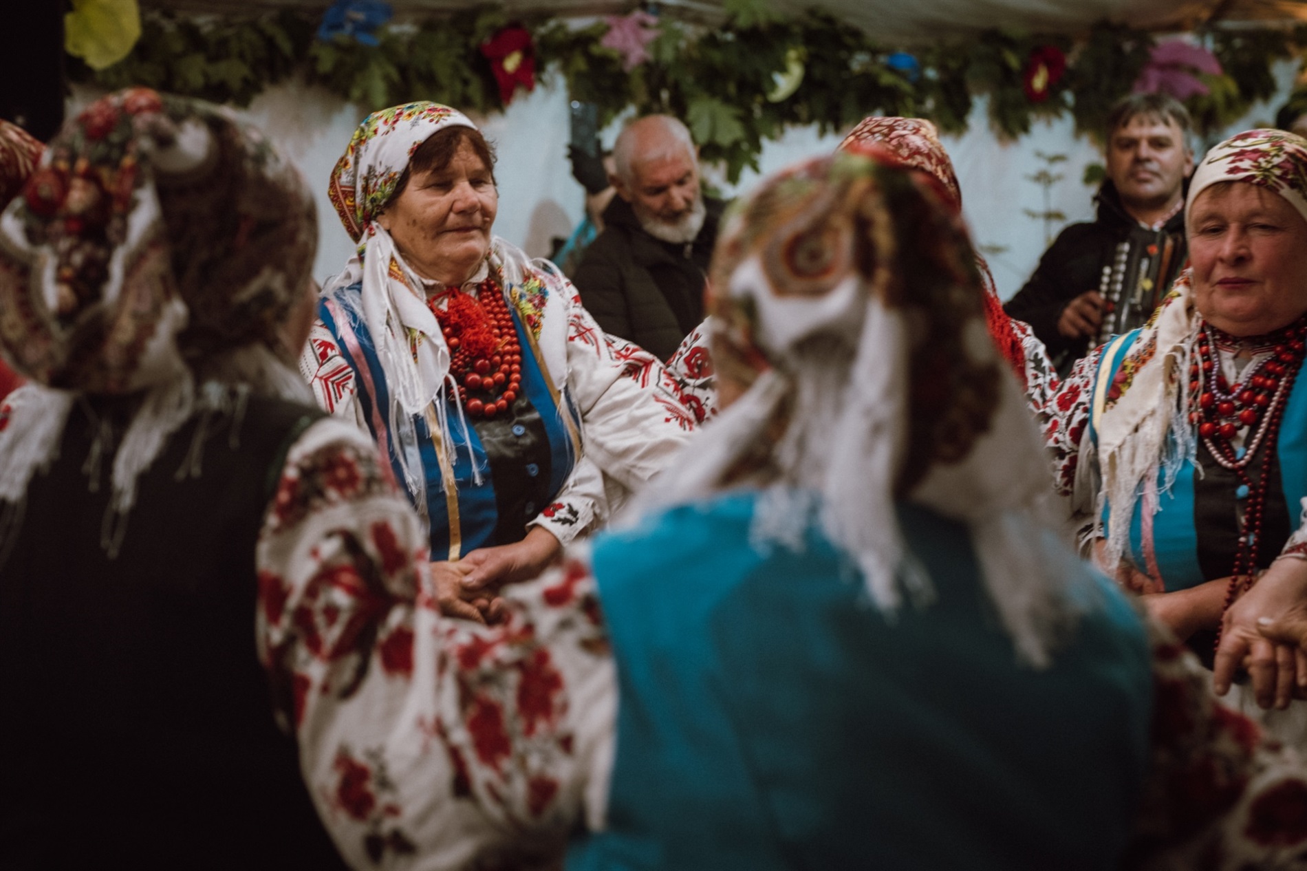 «Осінь весільна»: у Сарнах відтворили обрядове поліське весілля