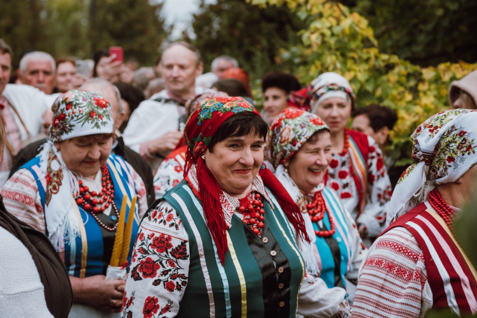 «Осінь весільна»: у Сарнах відтворили обрядове поліське весілля
