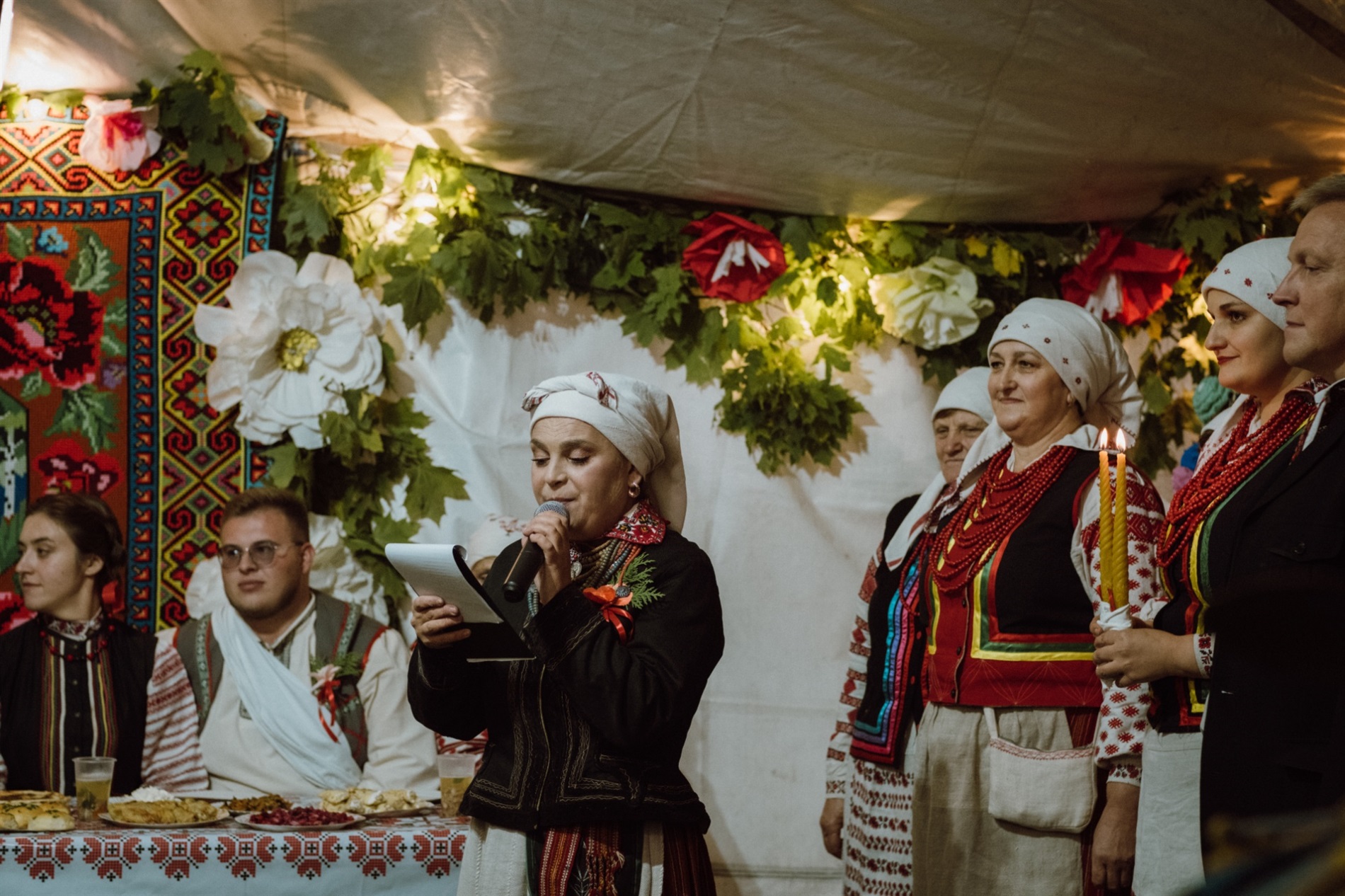 «Осінь весільна»: у Сарнах відтворили обрядове поліське весілля