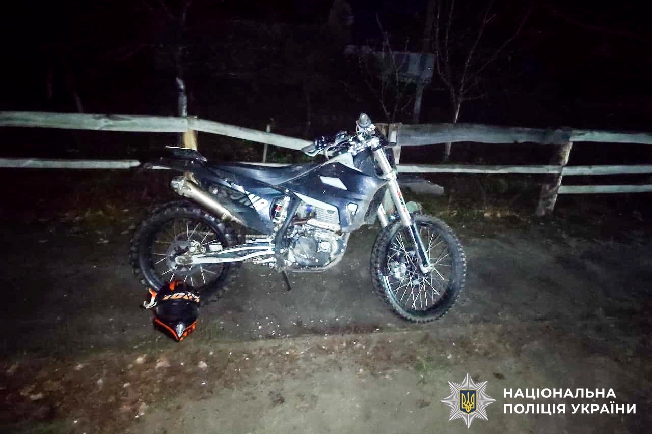 На Сарненщині підліток вʼїхав у паркан на мотоциклі батька: що відомо