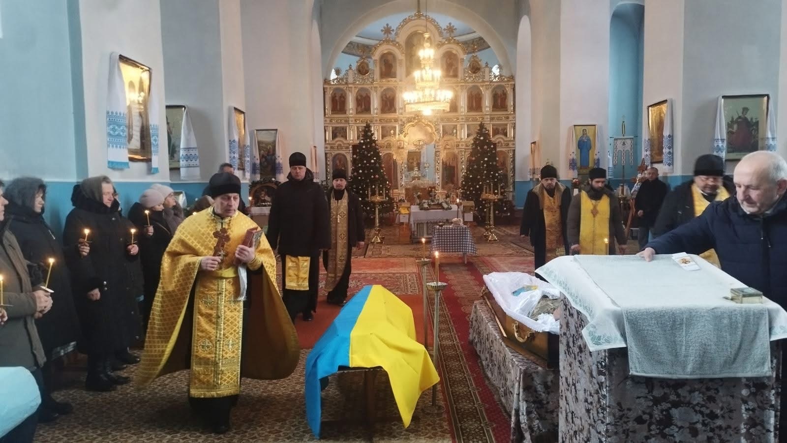 Дубровицька громада попрощалася з військовослужбовцем Русланом Харкевичем