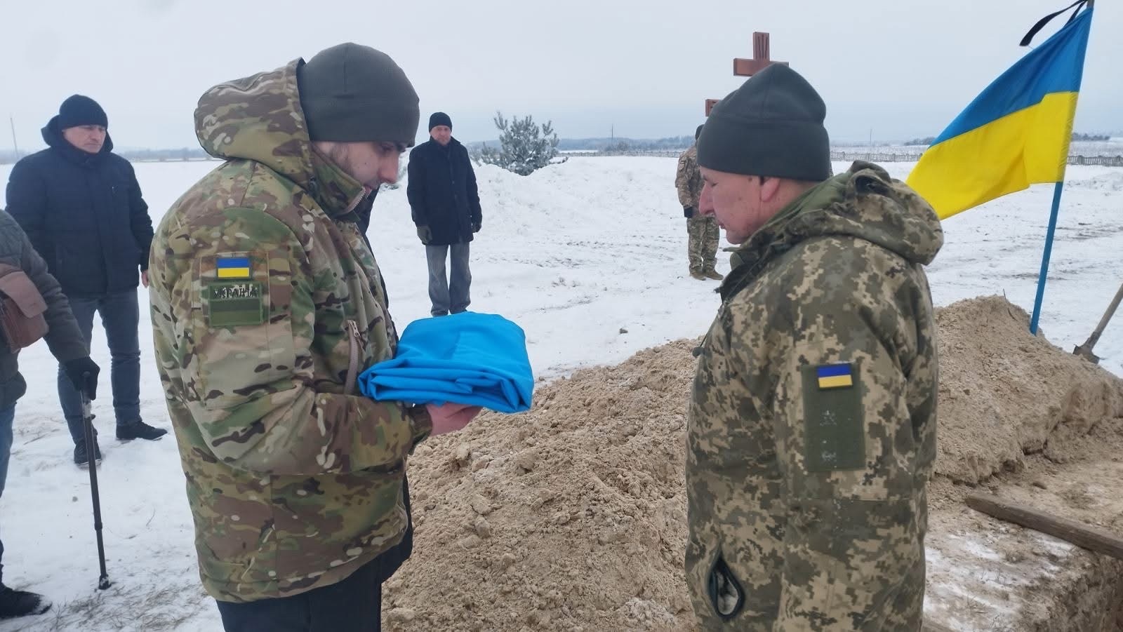 Дубровицька громада попрощалася з військовослужбовцем Русланом Харкевичем