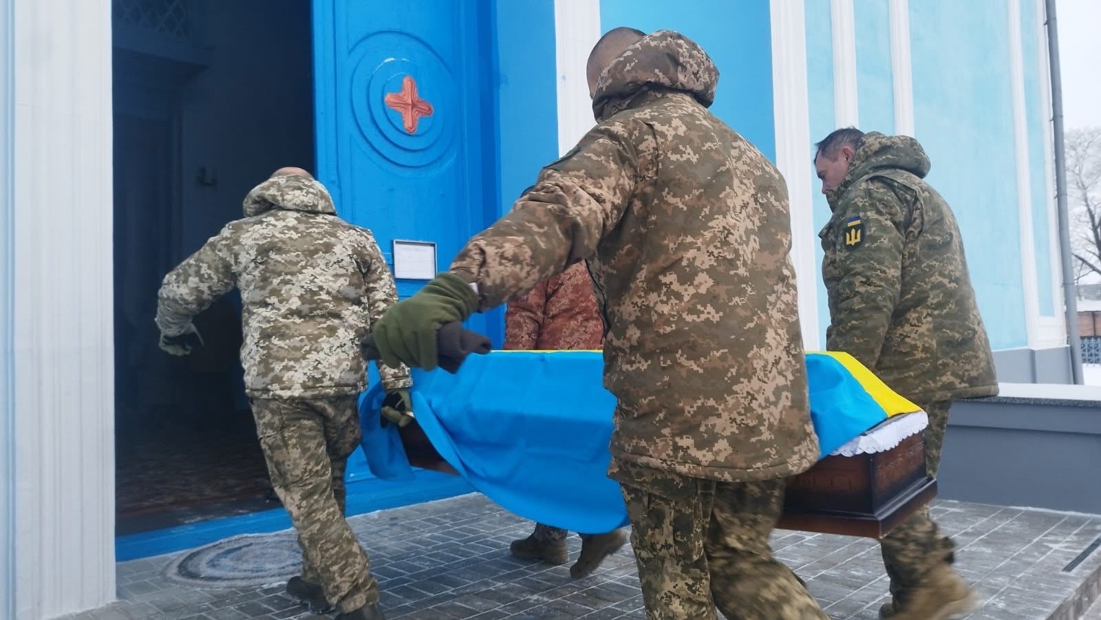 Дубровицька громада попрощалася з військовослужбовцем Русланом Харкевичем