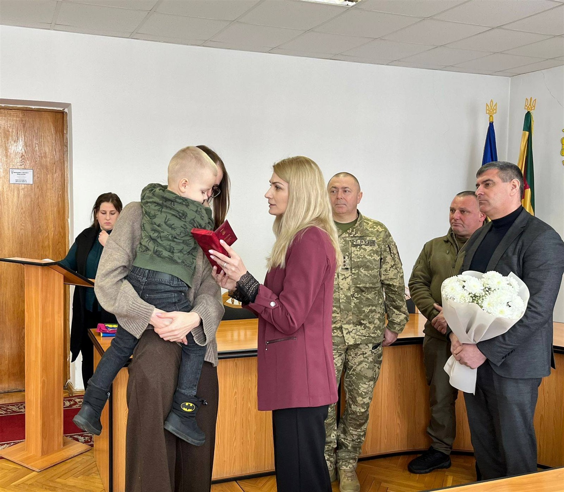 Одинадцять полеглих захисників із Сарненського району отримали державні нагороди
