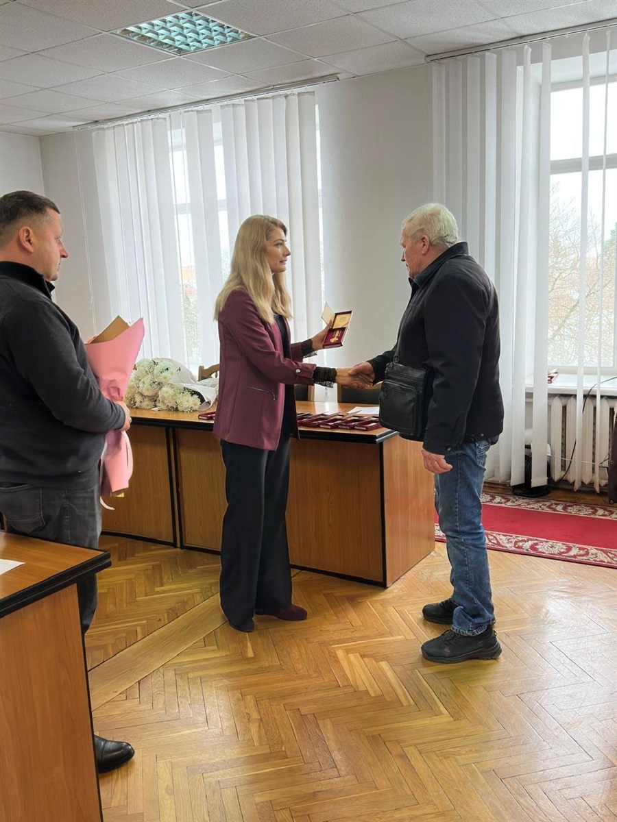 Одинадцять полеглих захисників із Сарненського району отримали державні нагороди