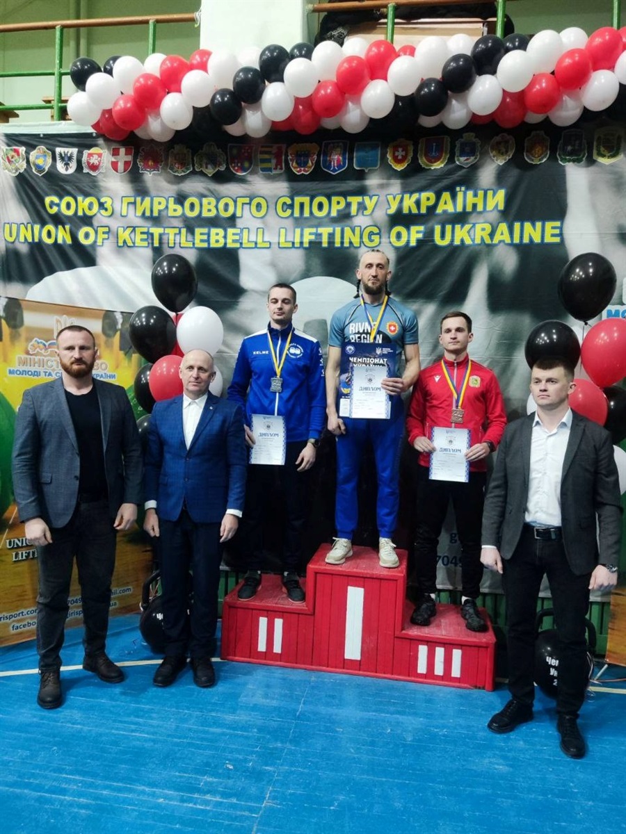 16 нагород і рекорд України: як виступили сарненські гирьовики на Чемпіонаті України