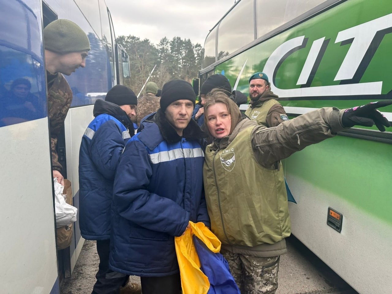 «Це найбільша кількість за всі обміни»: з полону повернули шістьох воїнів із Сарненського району