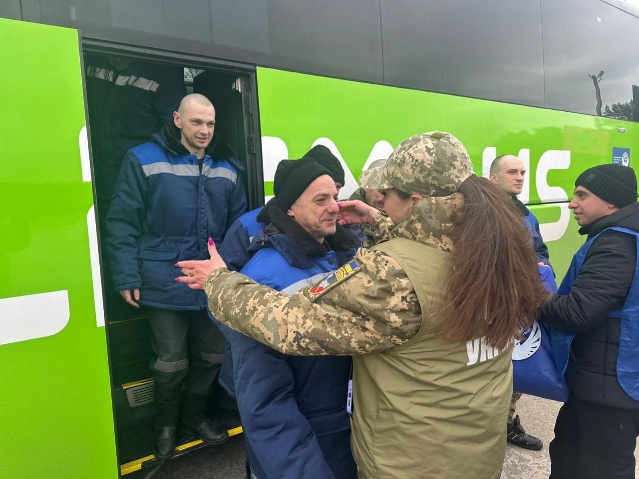 «Це найбільша кількість за всі обміни»: з полону повернули шістьох воїнів із Сарненського району