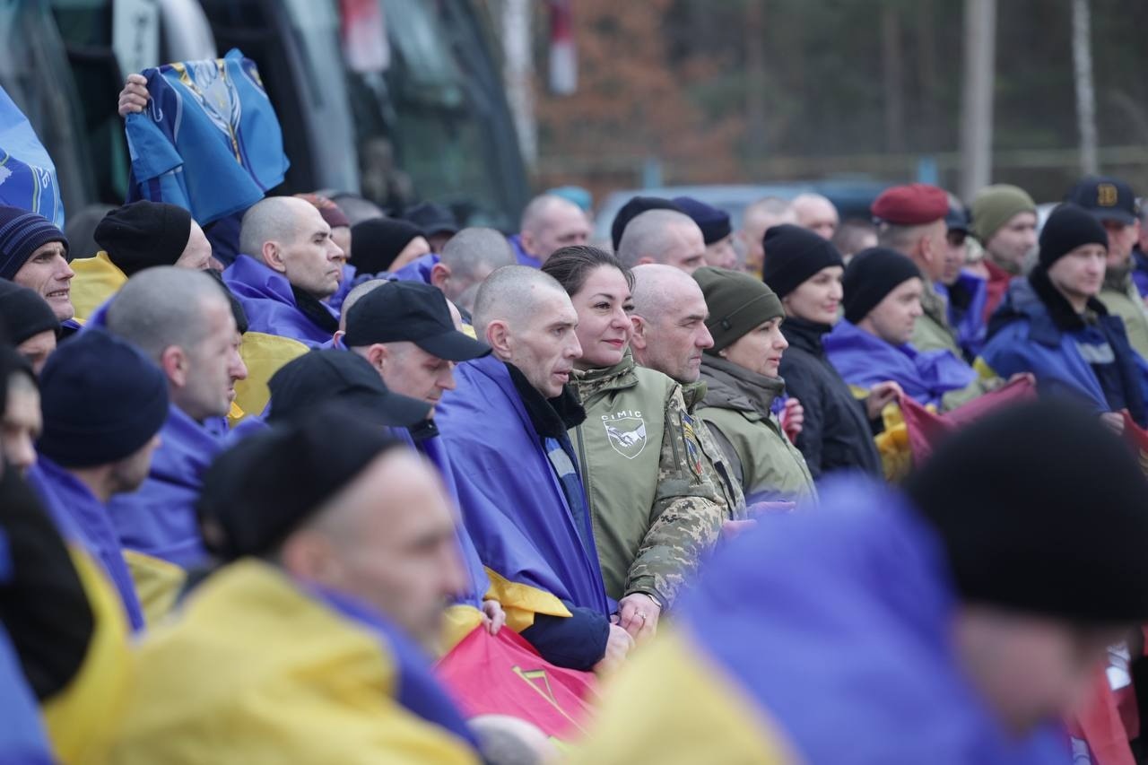 Два роки очікувань: ще п’ятьох захисників із Сарненського району звільнили з російського полону
