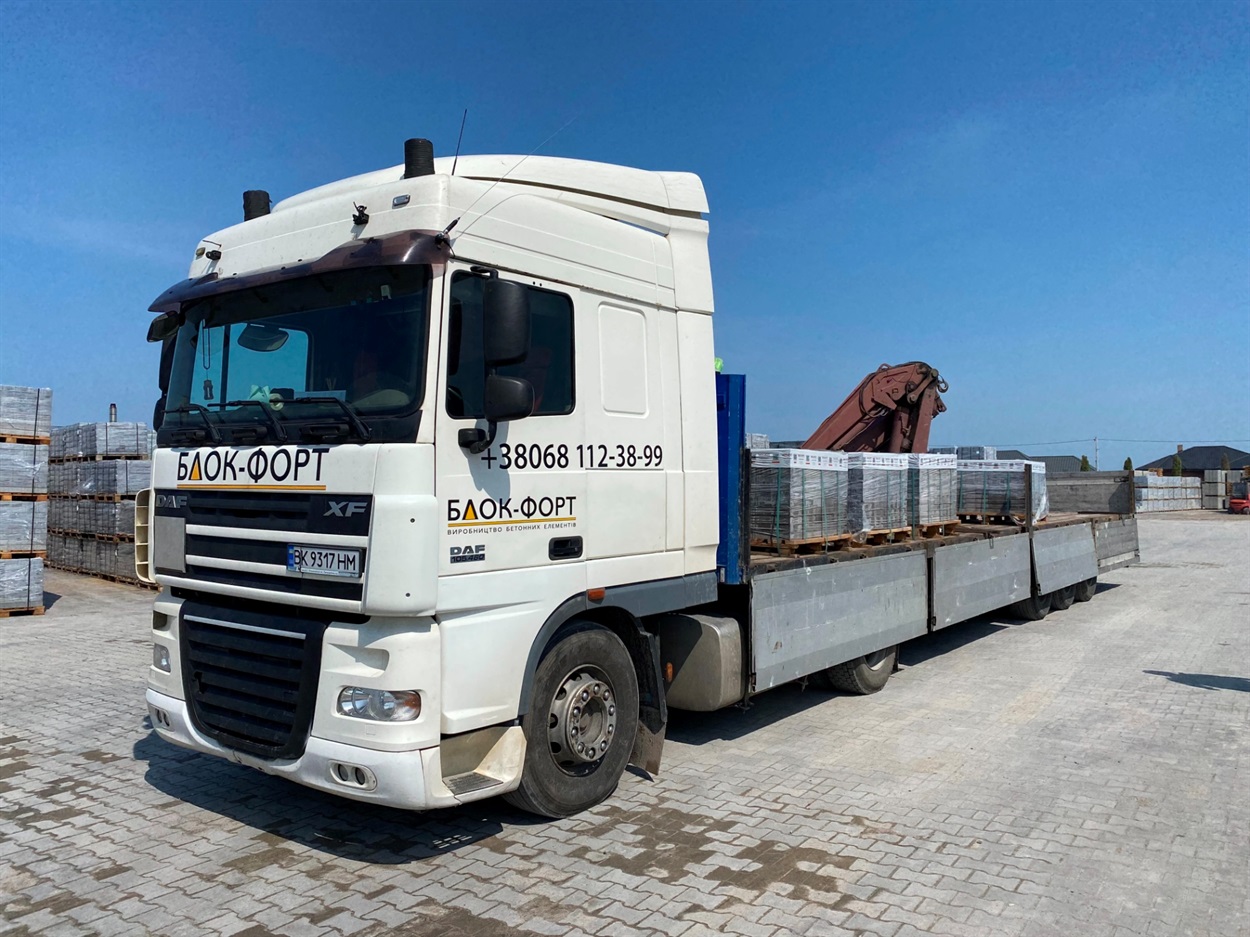 Власний автопарк.