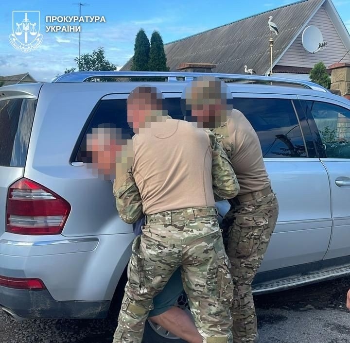 Декларував як «гуманітарку» та продавав: сарненця підозрюють у незаконному ввезенні авто